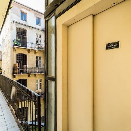 Bpr Little Attractico Apartment ブダペスト エクステリア 写真
